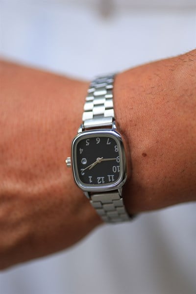 Black Dial Metal Kordonlu Saat 