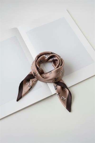 Koyu Bej Desenli Fular 