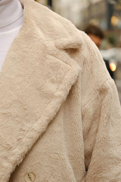 Premium Kalite Oversize Bej Rengi Tavşan Tüyü Astarlı Kruvaze Ceket