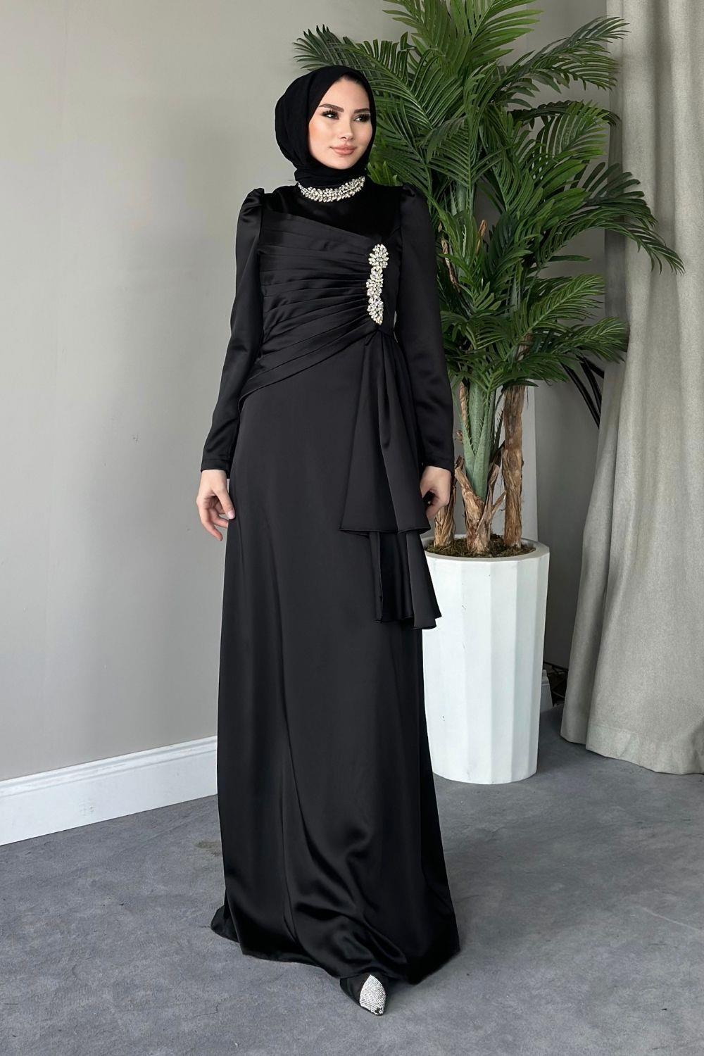 gogus-sik-detayli-saten-abiye-siyah-e36b93.jpg