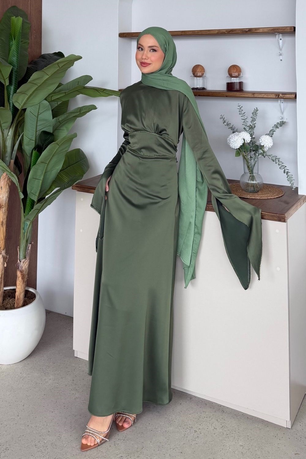 Moneva Kolları Yırtmaçlı Abiye Yeşil