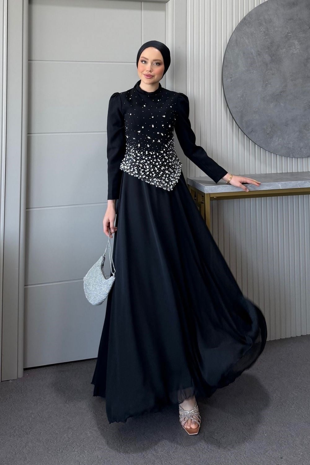 Üstü Taşlı Abiye Siyah