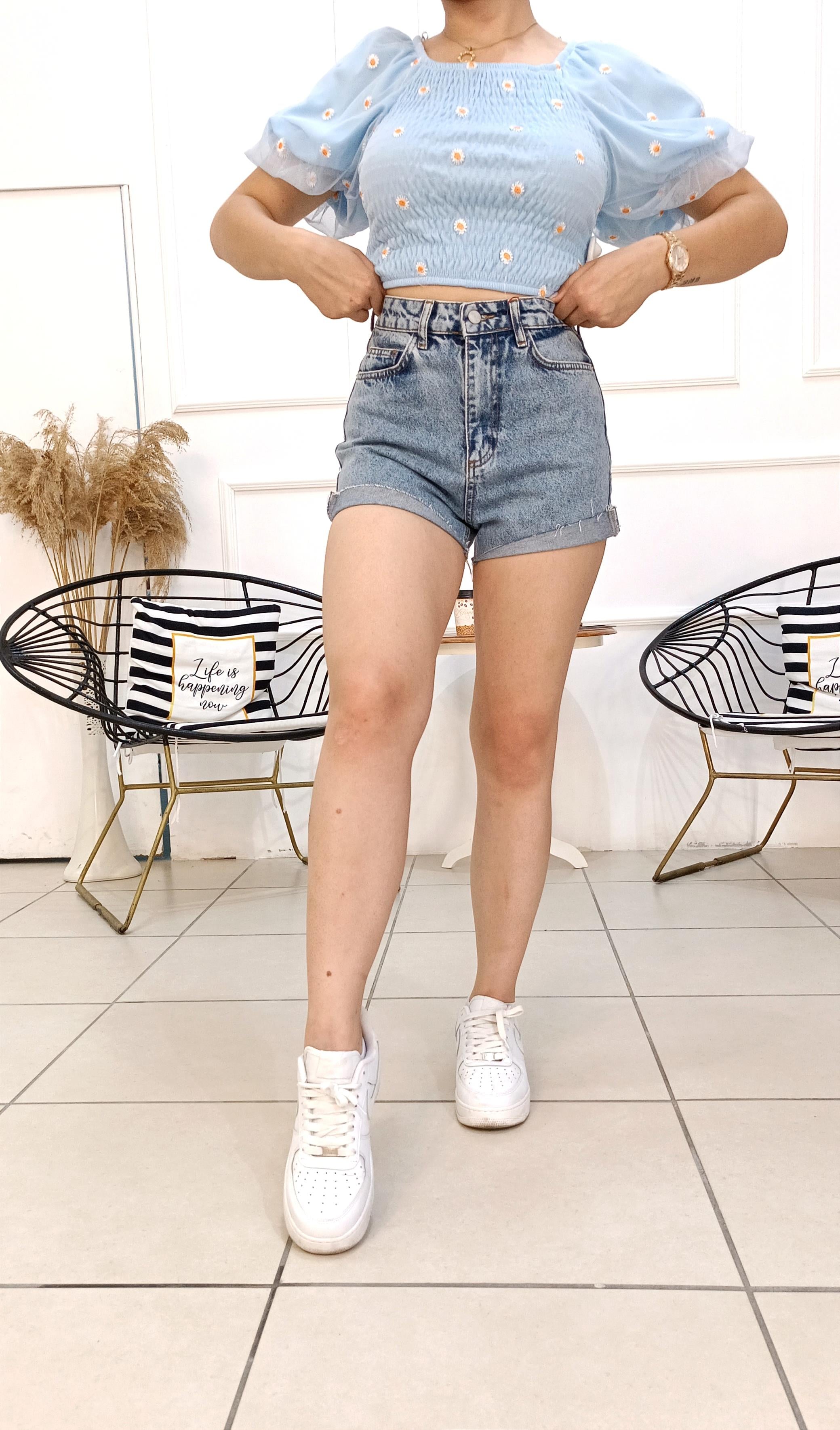 Yüksek Bel İki Yanı Cepli Denim Şort