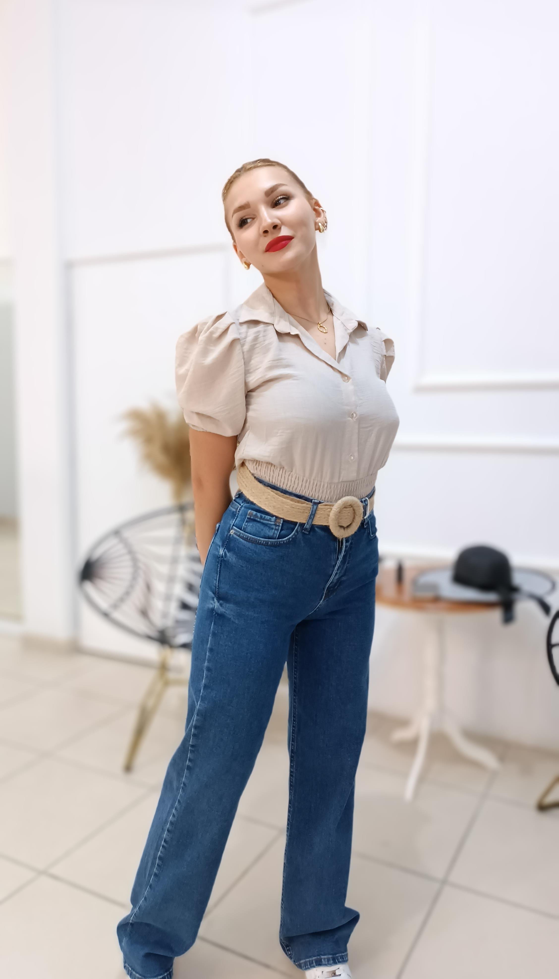 Beli Lastikli Önden Düğmeli Keten Bluz
