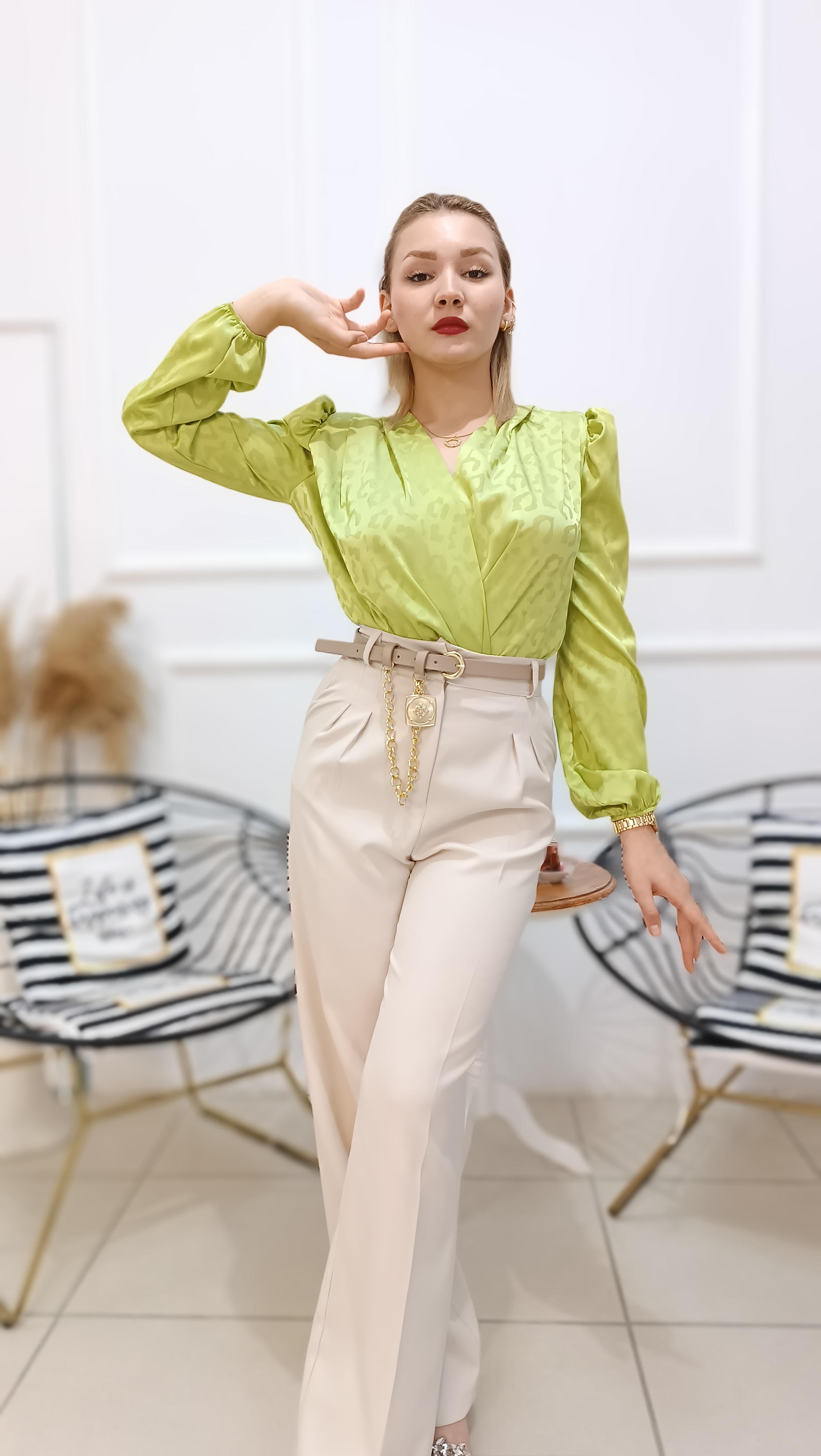 Omuzları Vatkalı Premium Kalite Saten Bodysuit