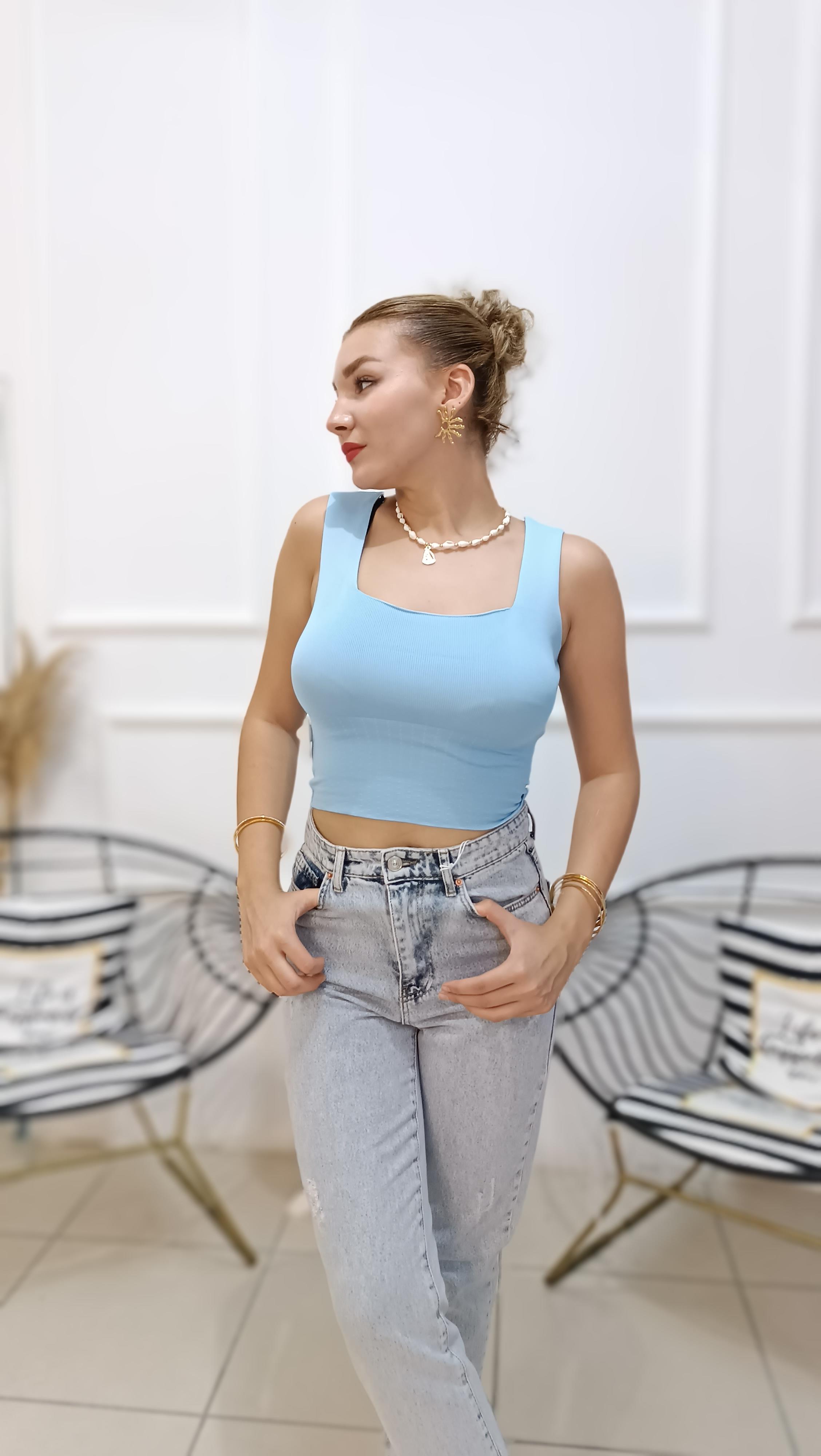 Sandık Yaka Likralı Triko Crop