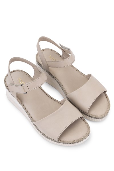 Tamer Tanca Kadın Hakiki Deri Bej Comfort Sandalet