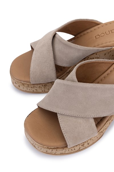 Tamer Tanca Kadın Hakiki Deri Bej Süet Topuklu Terlik
