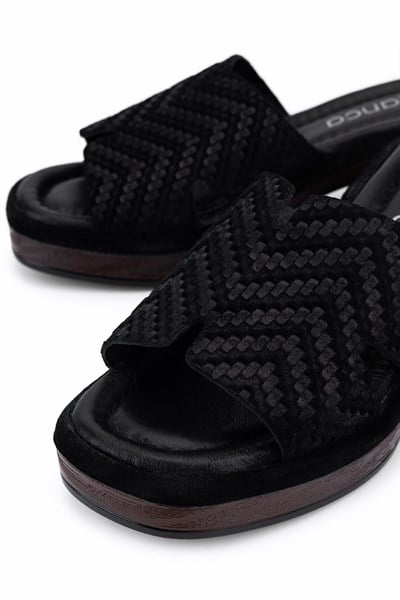Tamer Tanca Kadın Hakiki Deri Siyah Topuklu Terlik