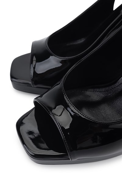 Tamer Tanca Kadın Suni Deri Siyah Rugan Topuklu Ayakkabı