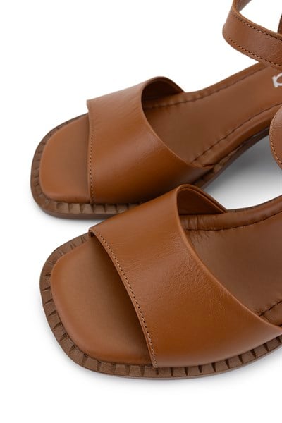 Tamer Tanca Kadın Hakiki Deri Taba Topuklu Sandalet