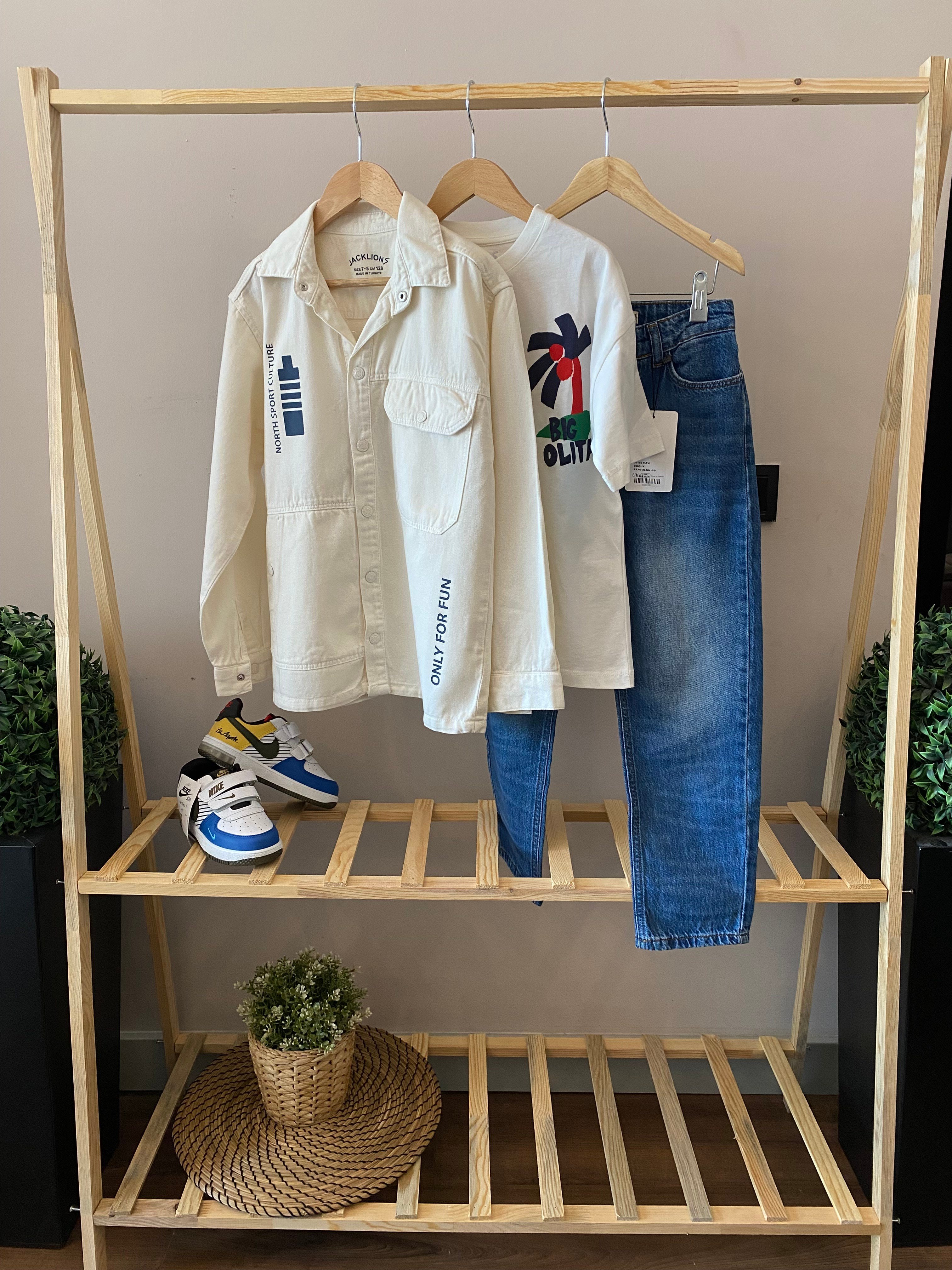 Erkek Çocuk Krem Gömlek Tshirt Kot Pantolon 3'lü Takım