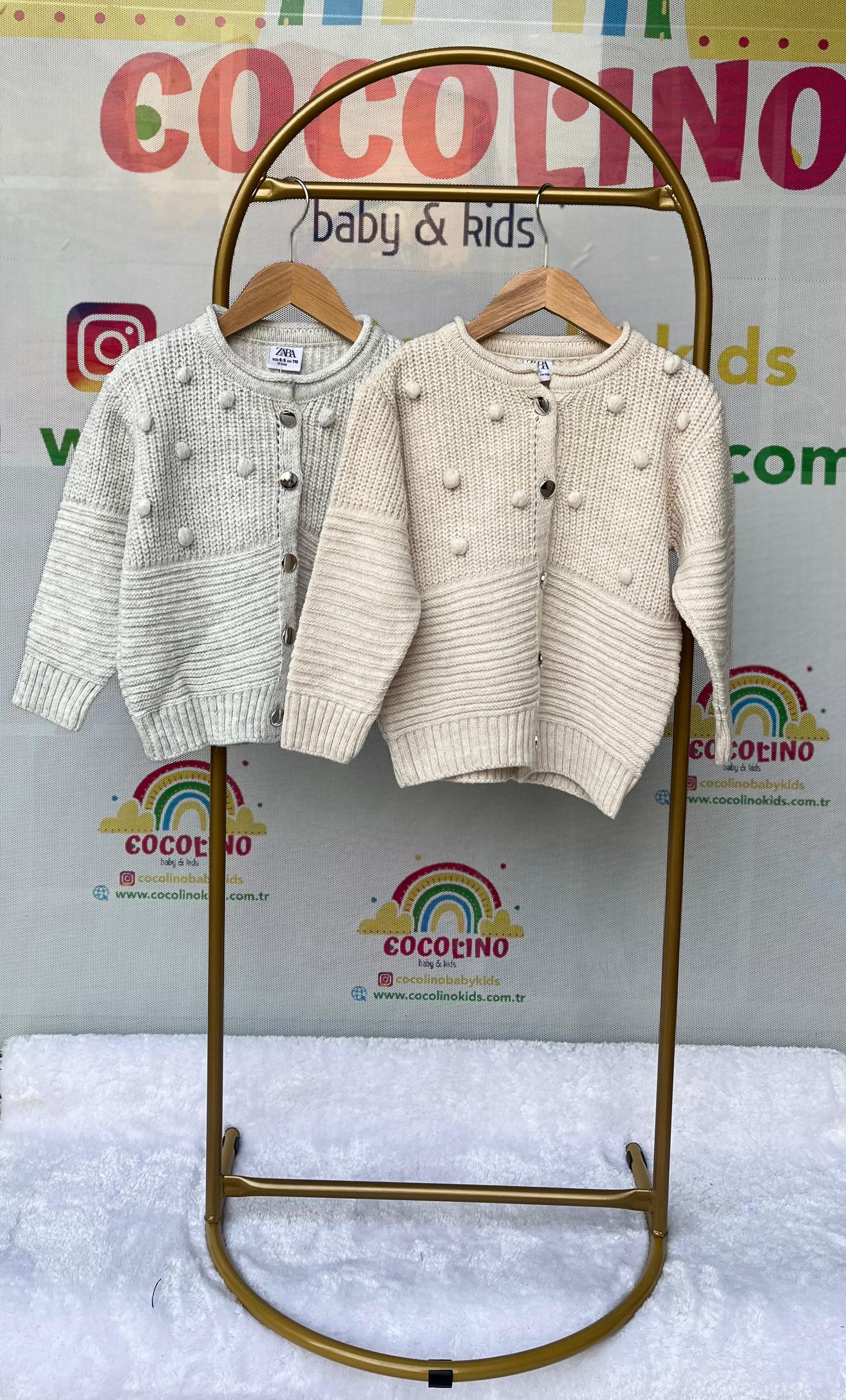 Krem PonPon Detaylı Kız Çocuk Çıtçıtlı Triko Hırka Kazak