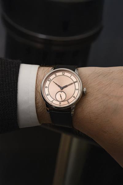 La Petite Seconde Metropolis Louis Erard X The Horophile Salmon