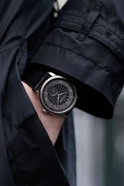 Petite Seconde Guilloché Anthracite Black