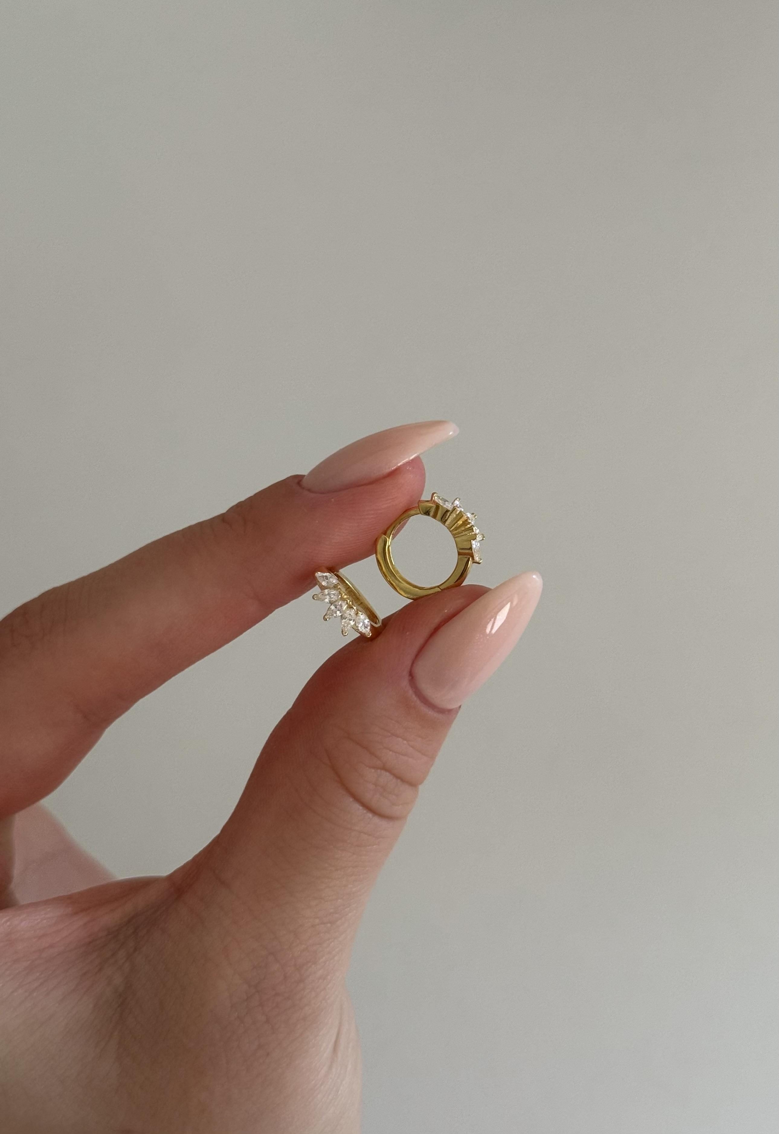 925 Gümüş | Taşlı Minimal Lotus Küpe
