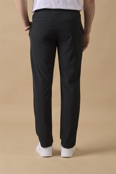 Erkek Arka Cepleri Fermuarlı Siyah Jogger Pantolon