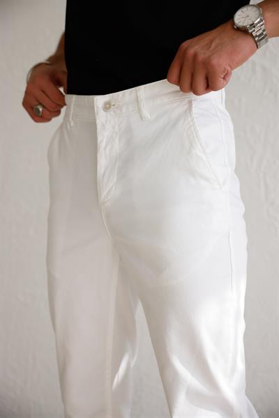 Erkek Armürlü Slim Fit Beyaz Pantolon