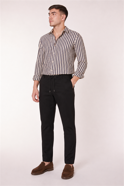 Erkek Beli Bağcıklı Yandan Cepli Slim Fit Jogger Siyah Pantolon