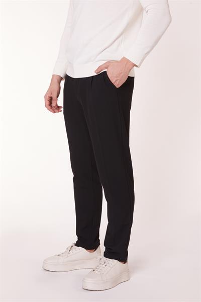 Erkek Beli Yarım Lastikli Pilili Gofre Slim Fit Pantolon Siyah