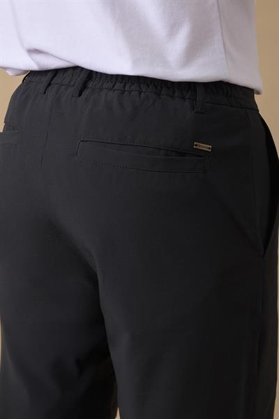 Erkek Siyah Jogger Fit Şort