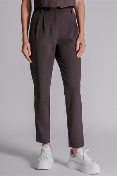 Kadın Yandan Cepli Arka Cep Fleto Beli Lastikli ve Pilili Slim Fit Pantolon Kahverengi