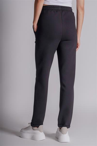 Kadın Yandan Cepli Beli Lastikli Duble Paça Kordonlu Slim Fit Jogger Pantolon Siyah