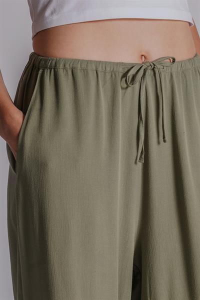 Kadın Yandan Cepli Beli Lastikli Relaxed Fit Pantolon Haki
