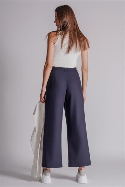 Kadın Yandan Cepli Fermuar ve Agraf Kapamalı Relaxed Fit Pantolon Lacivert