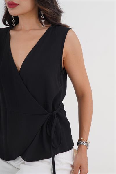 Anvelop Bağlama Detaylı Kruvaze Kesim Siyah Bluz