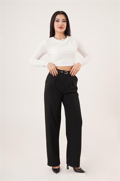 Arka Fermuarlı Omuzdan Büzgü Geçişli Beyaz Bluz