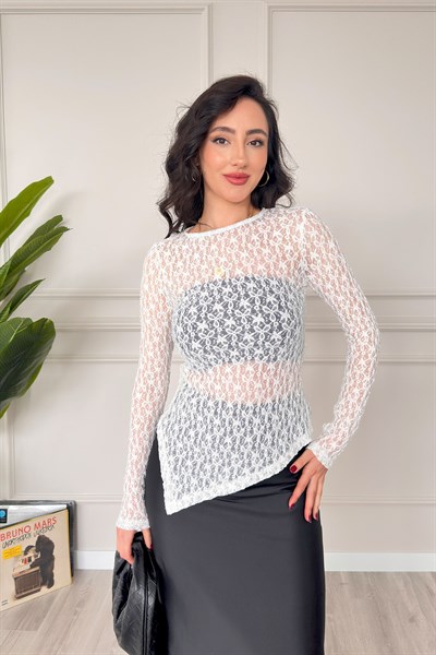 Asimetrik Kesim Transparan Dantelli Beyaz Bluz