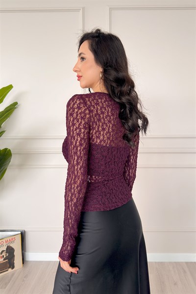 Asimetrik Kesim Transparan Dantelli Mürdüm Bluz