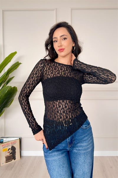 Asimetrik Kesim Transparan Dantelli Siyah Bluz