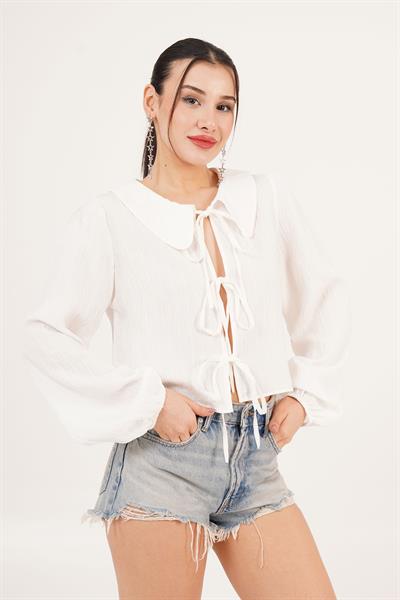 Bağlama Detaylı Bebe Yaka Beyaz Gömlek