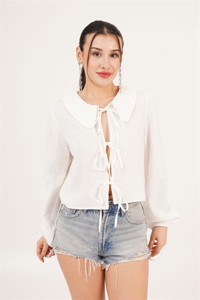 Bağlama Detaylı Bebe Yaka Beyaz Gömlek