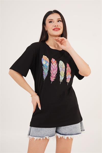 Renkli Kuş Tüyü Desen ve Taş İşlemeli Siyah Tişört