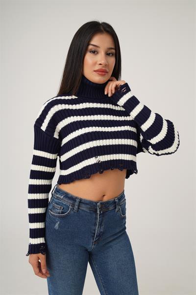 Destroyed Detay Boğazlı Lacivert Kısa Triko Kazak