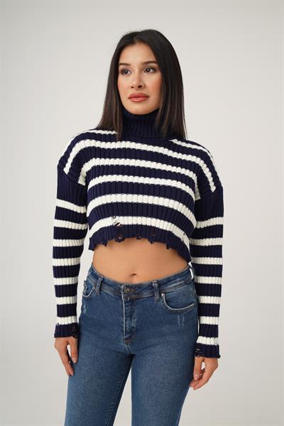 Destroyed Detay Boğazlı Lacivert Kısa Triko Kazak