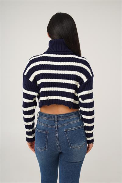 Destroyed Detay Boğazlı Lacivert Kısa Triko Kazak