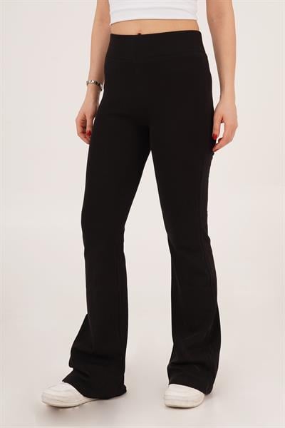Bel Lastikli Vücuda Oturan Basic Siyah Pantolon
