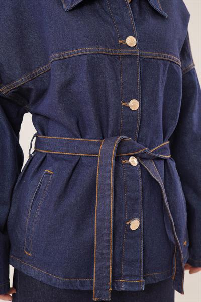 Bel Kuşaklı Cepli Düğme Detaylı Kot Ceket