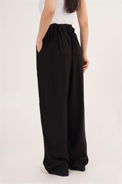 Belden Bağlama Detaylı Geniş Paça Siyah Pantolon