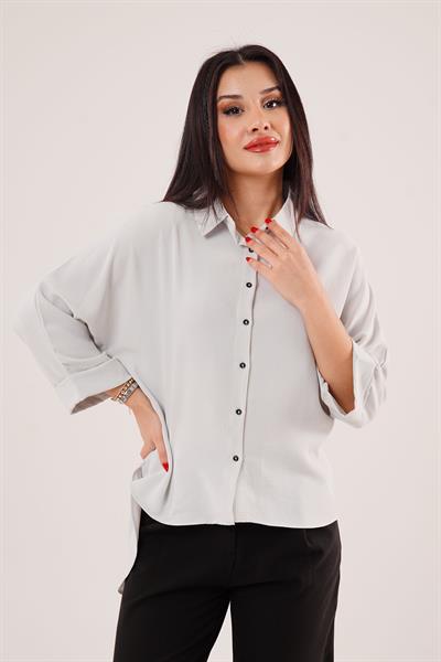 Bileği Katlamalı Arkası Uzun Gri Gömlek