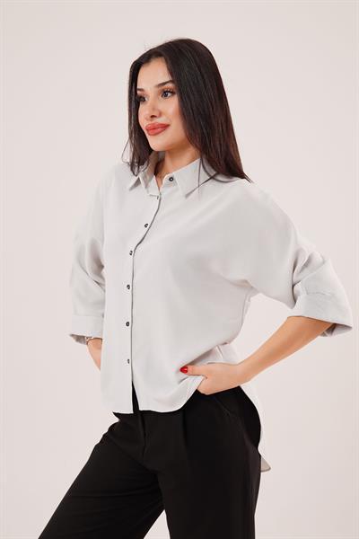 Bileği Katlamalı Arkası Uzun Gri Gömlek