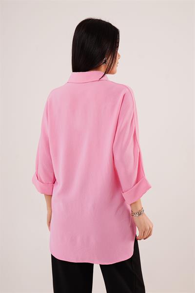 Bileği Katlamalı Arkası Uzun Pembe Gömlek