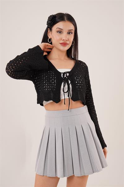 Ön Bağlamalı Ajurlu Crop Siyah Hırka