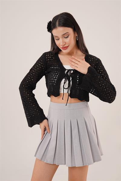 Ön Bağlamalı Ajurlu Crop Siyah Hırka