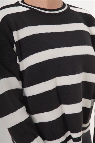 Bisiklet Yaka Kalın Siyah Çizgili Triko Kazak