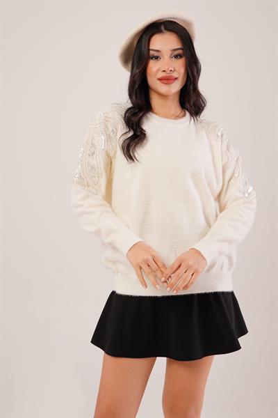 Boncuk ve Payet İşlemeli Peluş Krem Kazak